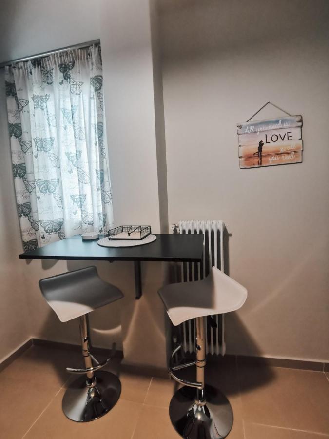 Efrosini'S By The Sea Apartment Chalkís Exteriör bild
